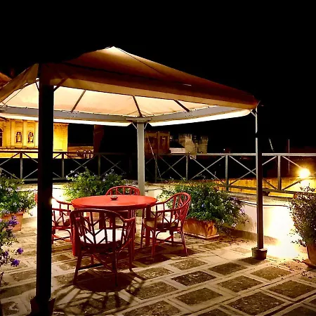 La Corte Degli Spada - Borgo Antico Del Salento לינה וארוחת בוקר מסניה