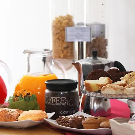 לינה וארוחת בוקר La Corte Degli Spada - Borgo Antico Del Salento מסניה