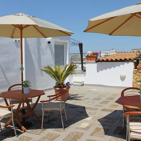 La Corte Degli Spada - Borgo Antico Del Salento Frühstückspension