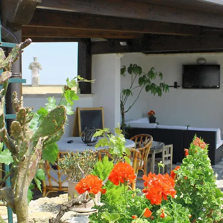Frühstückspension La Corte Degli Spada - Borgo Antico Del Salento 3*